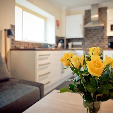 Top View 2 Bedroom Apartments Plymouth Exterior foto
