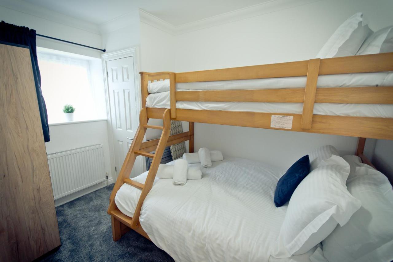 Top View 2 Bedroom Apartments Plymouth Exterior foto